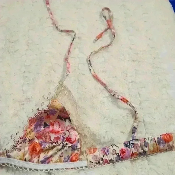 Gardenia Garden triangle bra - Picture 7 of 7